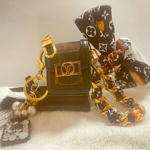 Mini bag key chian for AirPod or any small jewellery.